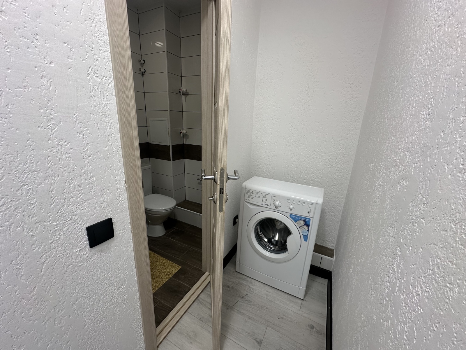 1комн.кв. студия ул.Мельникайте,83 кв.248 (2 подъезд, 4 этаж) 