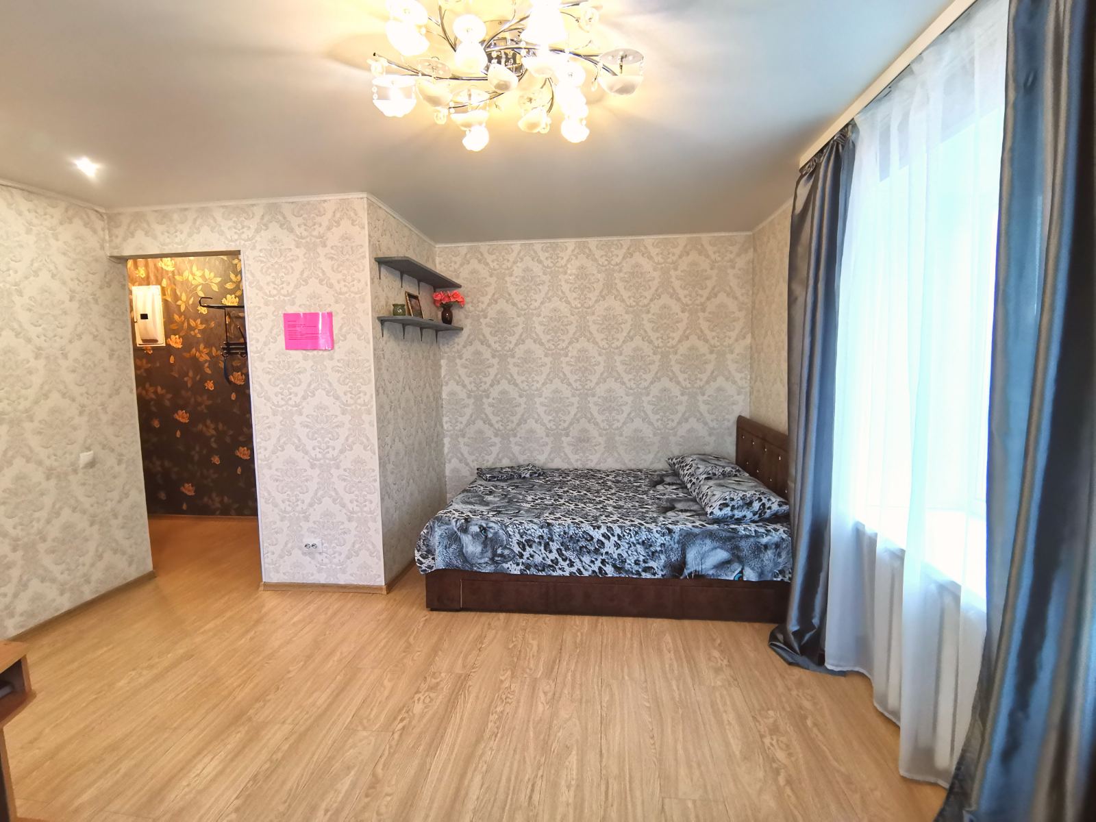 Квартира район Выставочного зала поуточно
