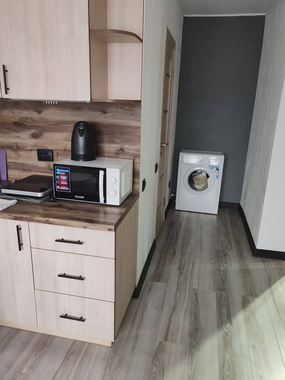 1комн.кв. студия ул.Мельникайте,83 кв.241 (2 подъезд, 4 этаж)