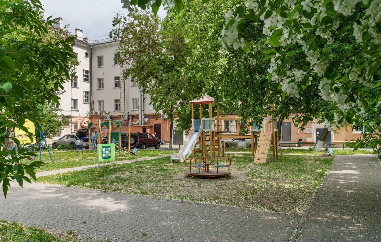 Прocтopнaя двухкомнатная квартиpа в cамoм цeнтре 
