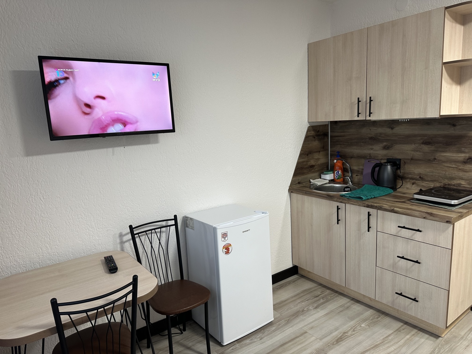 1комн.кв. студия ул.Мельникайте,83 кв.241 (2 подъезд, 4 этаж)