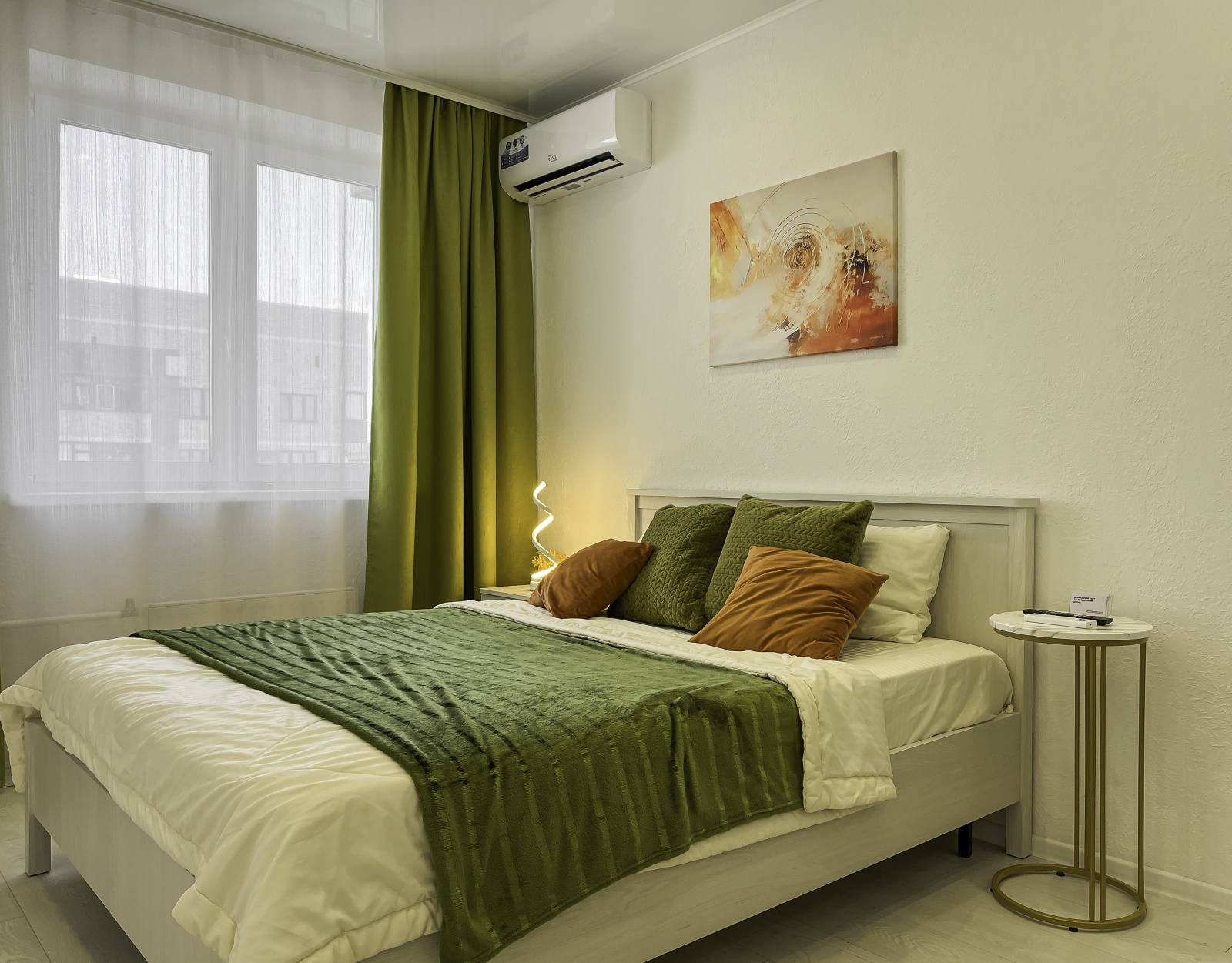 Стильная зеленая квартира 