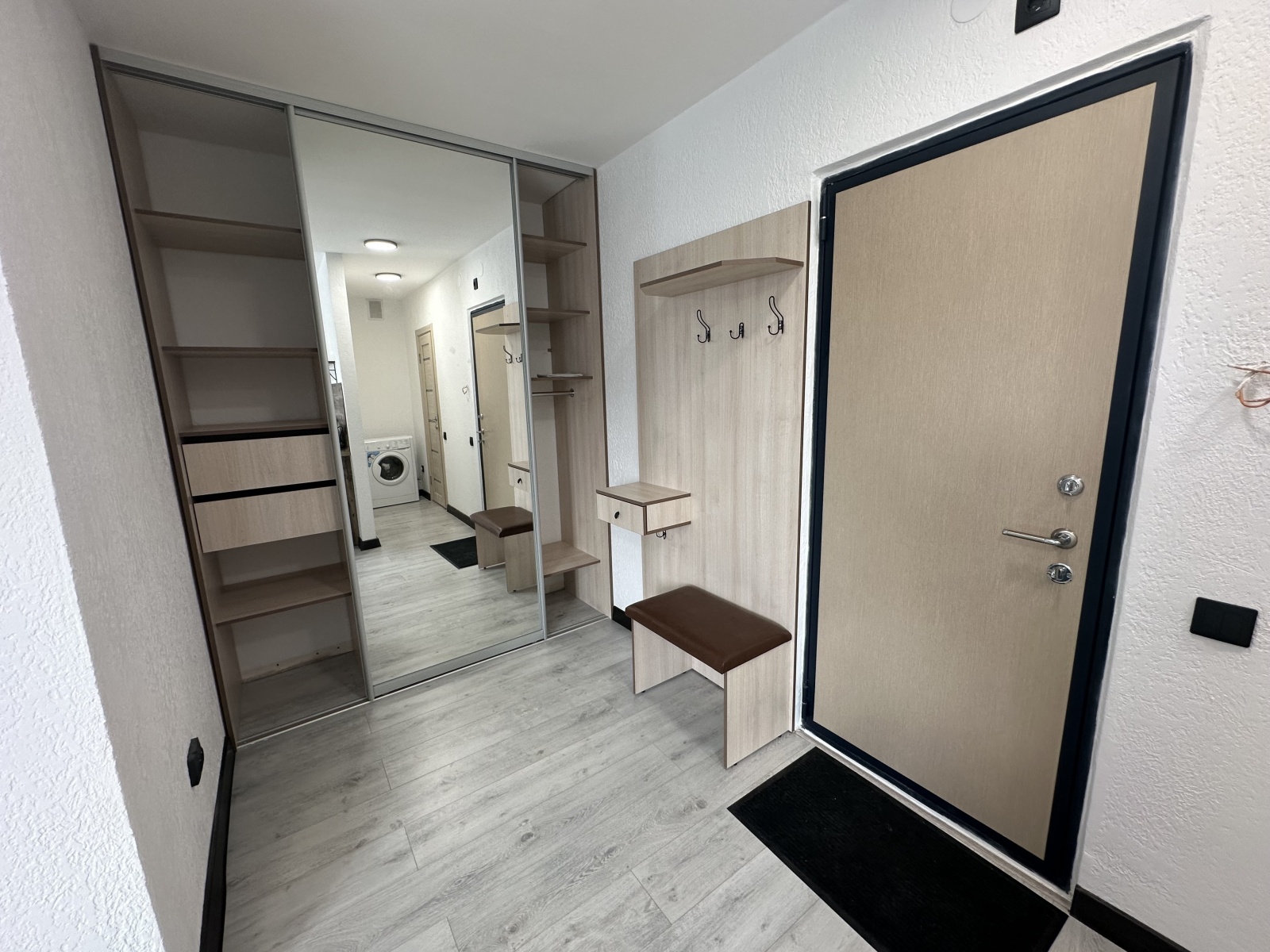 1комн.кв. студия ул.Мельникайте,83 кв.248 (2 подъезд, 4 этаж) 
