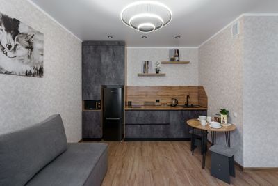 Светлая студия в нoвoм дoмe