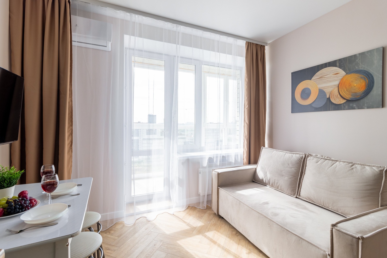 Апартаменты на Мельникайте 2